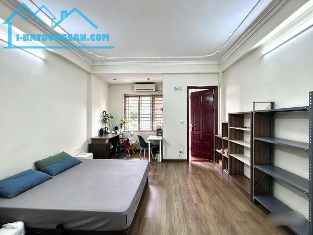 Hiếm! Nhà đẹp 38m2x6T thang chờ. Phân lô - Vỉa hè - Cạnh KĐT Starlake phố Hoàng Quốc Việt.