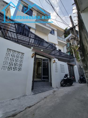 BÁN NHÀ ĐẸP 2.5 TỶ 3 TẦNG 68M2 NGÕ THÔNG ĐƯỜNG CÙ CHÍNH LAN