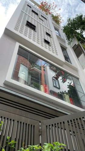 Bán gấp nhà hẻm 4m sau lưng MT Lê Văn Sỹ Q3, 4x8m 5 tầng chỉ nhỉnh 8 tỷ