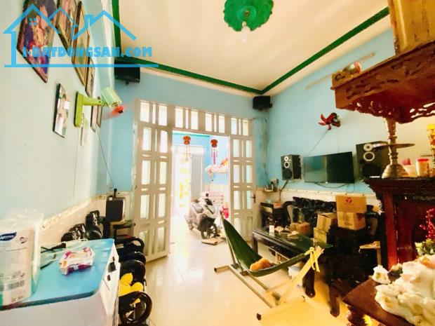 BÁN NHÀ HẺM XE HƠI GẦN CẦU CHÁNH HƯNG QUẬN 8 - 110M2- 4PN - NHỈNH 5 TỶ - LH 0784968131