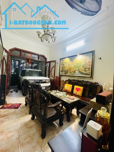 Bán nhà phố Vũ Thạnh, Đống Đa diện tích 44m2, 5 tầng Ô tô vào nhà