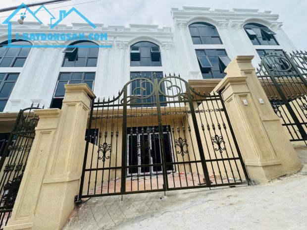 BÁN NHÀ PHỤNG CHÂU, 3Tx62m2. GIÁ 4ty16. CẠNH CHỢ, KHU DU LỊCH TRẦM SƠN