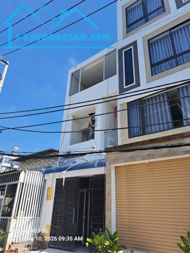 NHÀ ĐẸP Ở NGAY 4 TẦNG HẺM NHỰA XE TẢI TRÁNH NHAU GẦN VÀNH ĐAI 2 4,4X14 CHỈ 6,3 TỶ