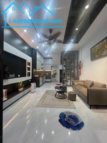 BÁN NHÀ NGUYỄN CHÍNH – HOÀNG MAI, NGÕ RỘNG GẦN ĐƯỜNG Ô TÔ, NỘI THẤT ĐẸP, CHỈ HƠN 8 TỶ.