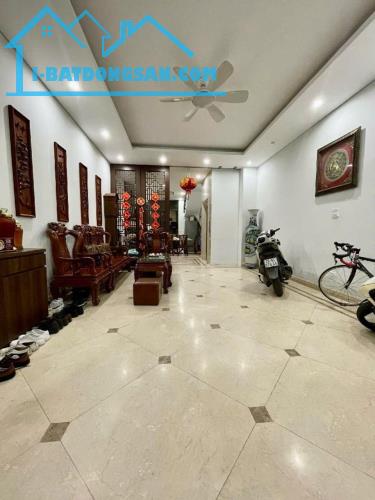 BÁN GẤP NHÀ PHÂN LÔ GIẢI PHÓNG- GARA Ô TÔ-VIEW HỒ- 100M2-MT 6.8M-GẦN 20 TỶ-LH 0976767455