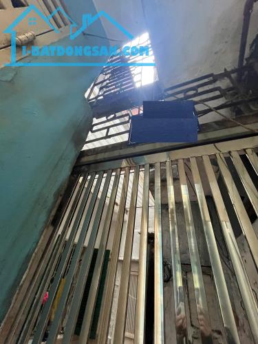 Bán nhà phố Tạ Quang Bửu - 35m² - 3 tầng - Gần đường ô tô tránh - 8 tỷ