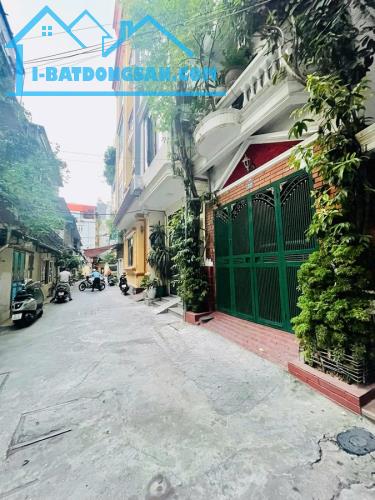 Bán Nhà Vũ Thạnh. Đống Đa. Ô Tô. DT 44m2. MT 3.6m. 5 Tầng. Giá 10.4 Tỷ.