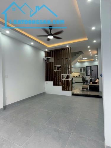🔥 NHÀ PHỐ MỚI 64 M2 (4×16) 4 TẦNG 4 PHÒNG NGỦ 5 WC 📕 HOÀN CÔNG CHUẨN 🚗 XE HƠI NGỦ TRONG