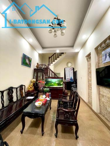 BÁN NHÀ PHỐ KIM GIANG – THANH XUÂN RẤT GẦN MẶT PHỐ, NGÕ RỘNG GẦN ĐƯỜNG ÔTÔ, NHÀ ĐẸP 5 TẦNG