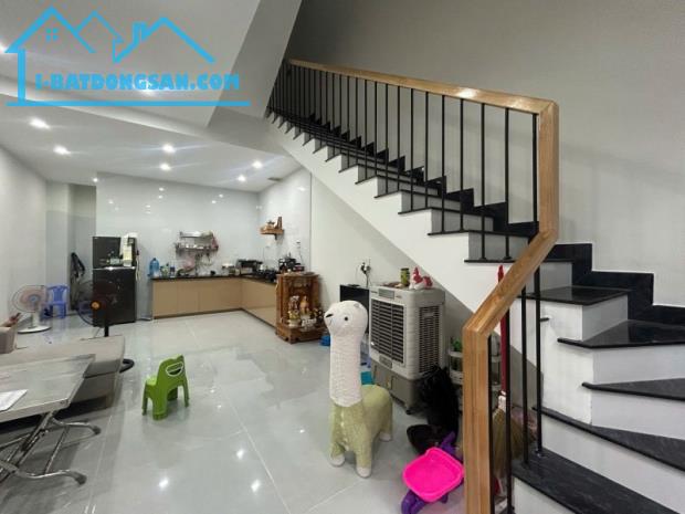 ► Kiệt 3m thẳng tắp 30m ra MT Núi Thành, đoạn Phan Đăng lưu, 46m2 3 tầng, giảm sâu 700tr,