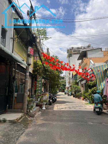 GIỮA TRUNG TÂM, GIÁP 10, 84M², 4 TẦNG, HẺM XE HƠI CMT8, GẦN METRO, CHỈ 7.45 Tỷ?