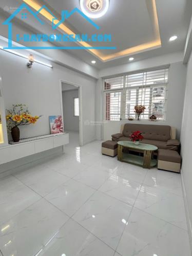 Bán chung cư Bầu Cát 2 Ni Sư Huỳnh Liên T8 giá 1,8 tỷ/48m2 2PN sổ riêng