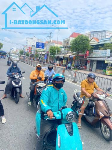 CHO THUÊ KHO XƯỞNG MẶT TIỀN ĐÔNG HƯNG THUẬN 17 – 650M², GIÁ 45 TRIỆU/THÁNG!
