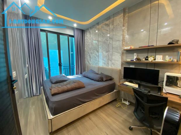 Bán nhà Nguyễn Trãi, 25m, 5 tầng, lô góc, giá 5 tỷ, 0333356699.