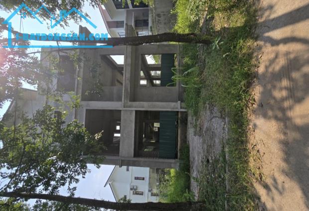 BT Xây Thô KĐT Hà Phong - Hà Nội + DT: 298m mặt tirnf 14.6m vuông. + Vị trí: Đường rộng th