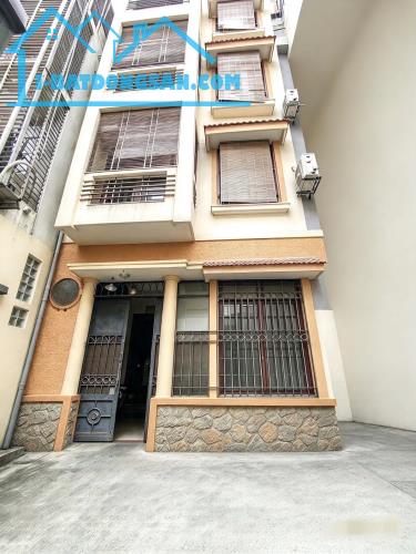 Bán nhà tại hồ Võ Thị Sáu, Hai Bà Trưng, 70m2*5 tầng, MT 6m, trước nhà cực thoáng,18.x tỷ