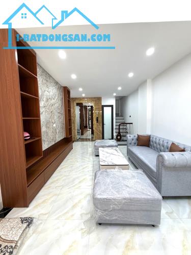 ĐẠI TỪ – KHU VIP – ĐỐI DIỆN HỒ – 6 TẦNG THANG MÁY – FULL NỘI THẤT CAO CẤP GIÁ 10.55 TỶ