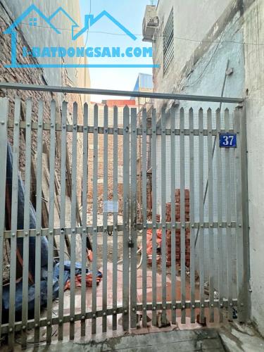 Bán nhà mới tinh ngõ Nguyễn Tường Loan , 3 tầng chỉ 2.75 tỷ