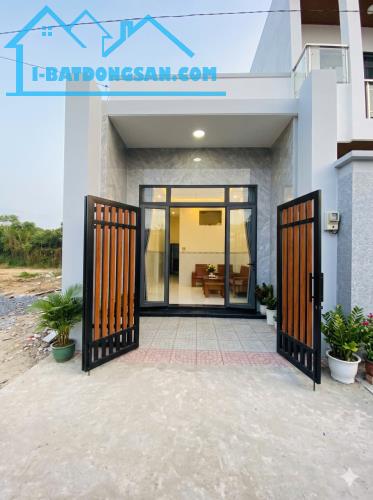 TIỀN ÍT VẪN CÓ NHÀ SỔ HỒNG TRAO TAY!