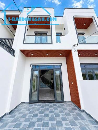 Chính chủ gửi bán Nhà 1 trệt 1 lầu, gần chợ tân mai 2,chỉ 2,550 tỷ