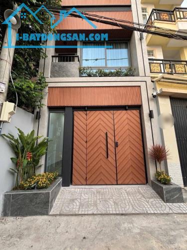 Bán Nhà 3 Tầng Mặt Tiền Linh Trung - Dòng Tiền 40 Tr/Th - Giá 10,x Tỷ