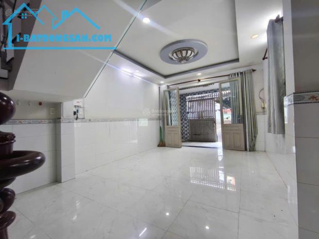Bán nhà góc Dương Bá Trạc- 2 tầng thoáng mát - Ngang 4.1 x13.5m - nhỉnh 5 tỷ