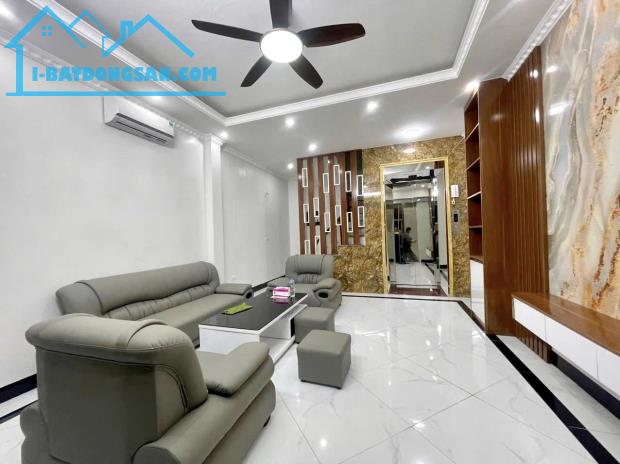 Bán gấp căn nhà đẹp ngõ 401 Xuân Đỉnh – ngõ oto – có thang máy – giá 8,8 tỷ.