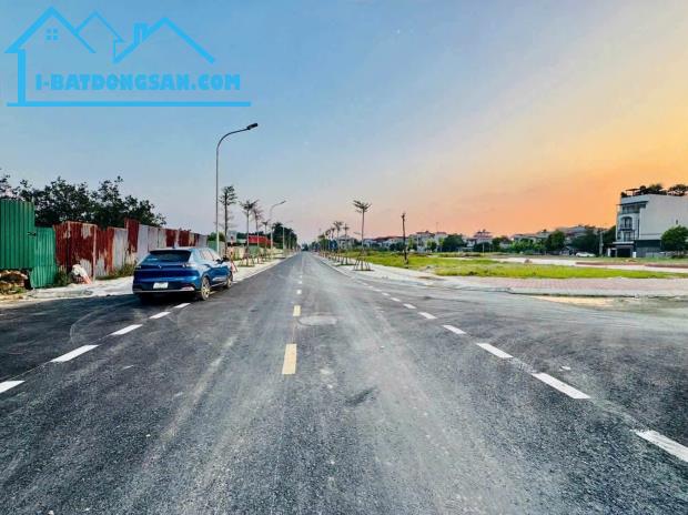 Bán BT Hà Phong- Mê Linh - Hà Nội + DT: 300m mặt tiền 20m đường trước nhà 11m vỉa hè rộng