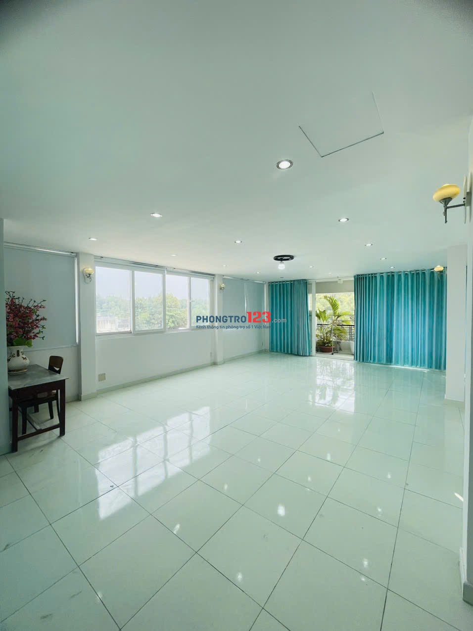 Pen House rộng 70m2, ngay ngã 3 Mỹ Thành Lê Văn Việt, gần khu CNC Q9