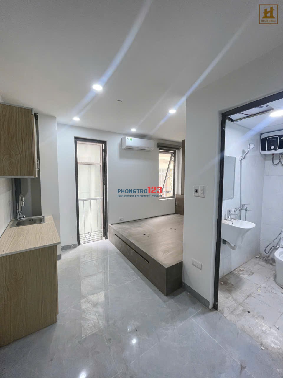 Căn Hộ Studio Ban Công 28m2 - Nội Thất Mới Ting - Gần Chợ Bà Chiểu, Uef, Hồng Bàng