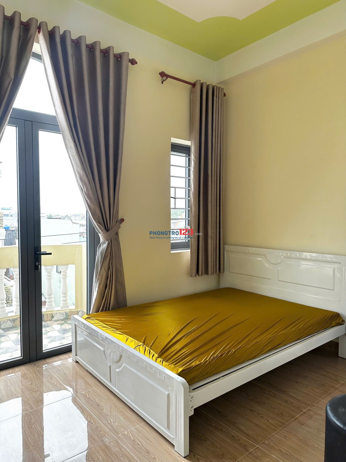 Phòng mới sạch sẽ có ban công. full nội thất giá tốt