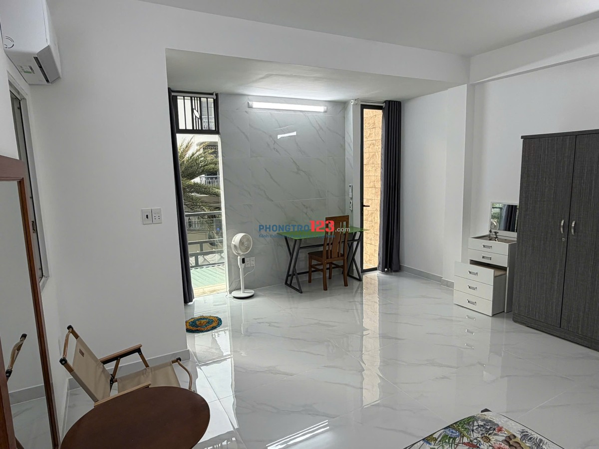 Phòng VIP luxury biệt thự Bình Lợi, full nội thất, có ban công