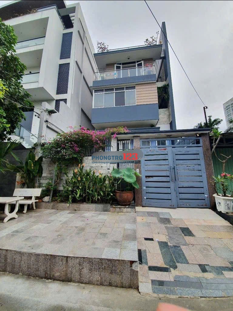 15tr mặt bằng mặt tiền 250m2 trong villa đg Nguyễn Hữu Thọ Q7