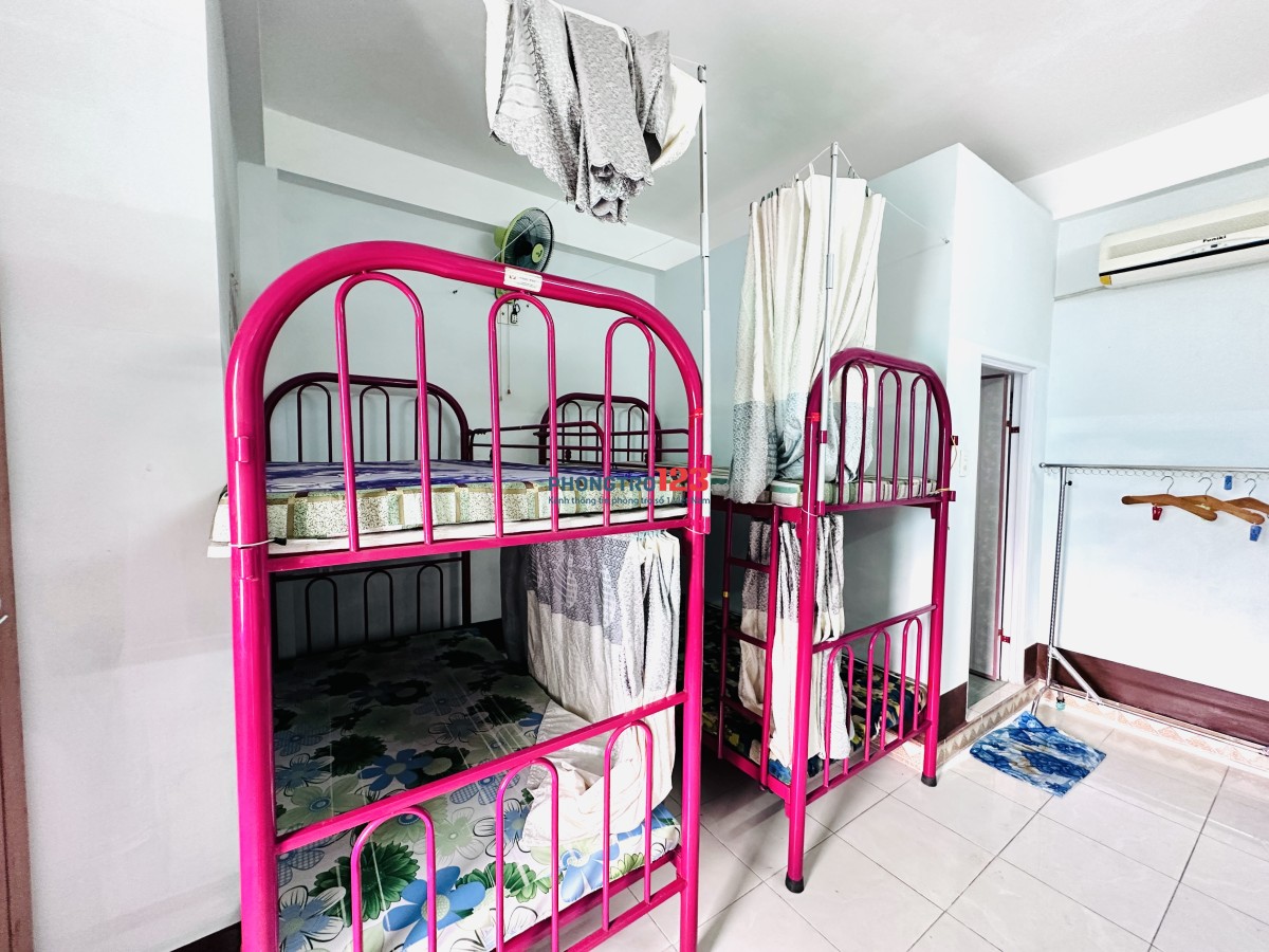 Phòng DORM rèm riêng, gần biển, gần chợ Xóm Mới