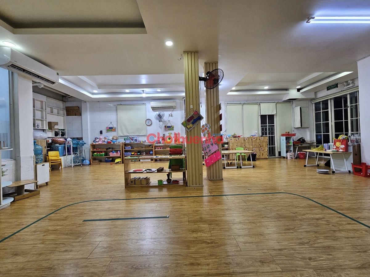 CHO THUÊ NHÀ ĐƯỜNG LÊ ĐẠI HÀNH, QUẬN 11, DIỆN TÍCH: 8X25M, KINH DOANH TỰ DO