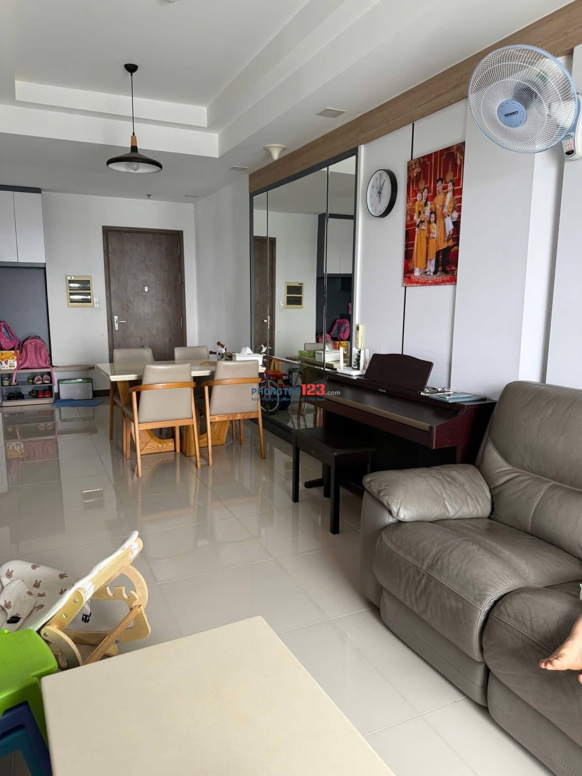 Cho thuê C/c Oriental Plaza, 685 Âu Cơ - Căn 3PN có nội thất giá 13tr/th