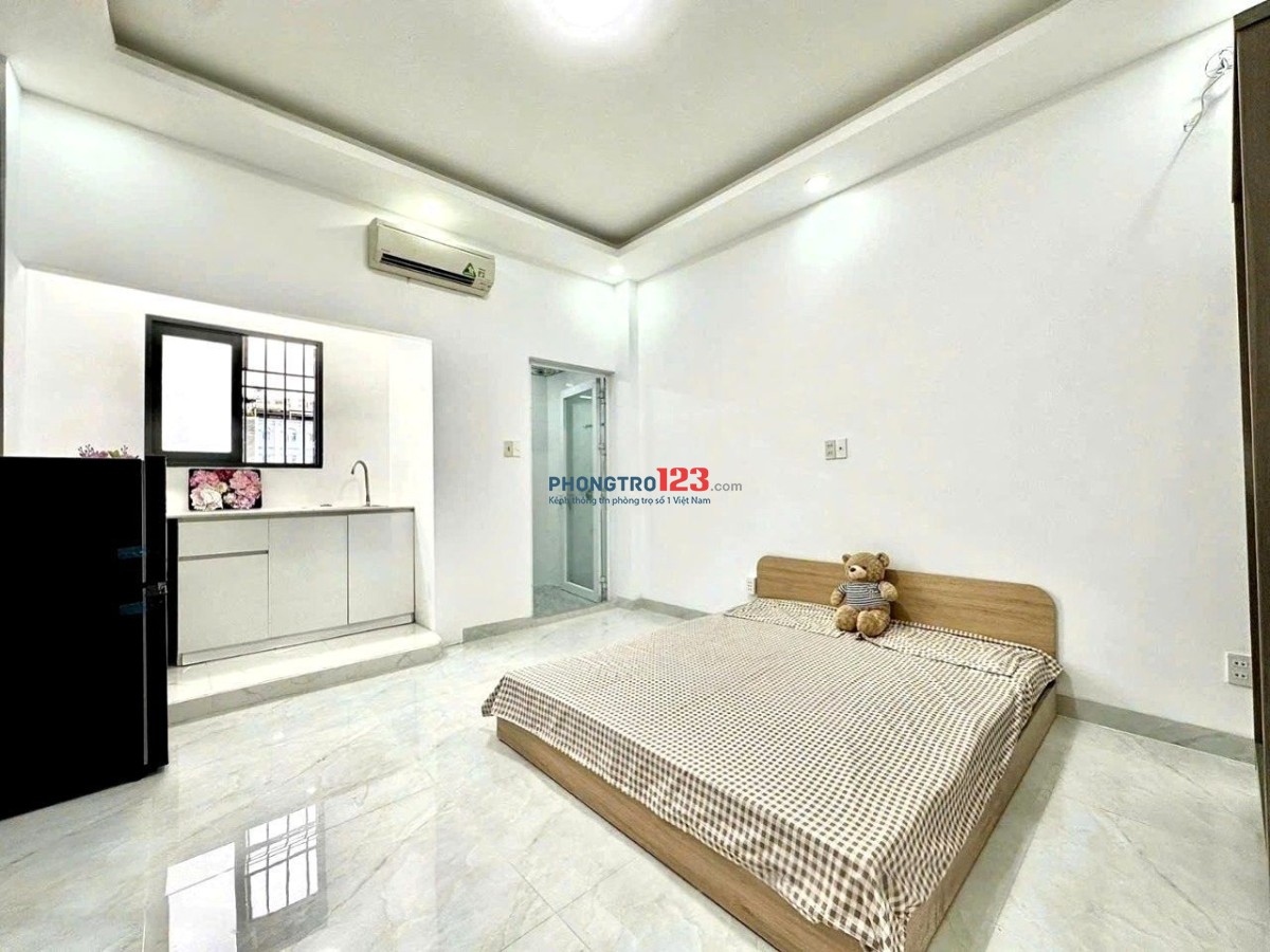 Tiện Ích Tòa NhàThang máyKhóa vân tayChỗ giữ xe điệnSân phơi: Chung