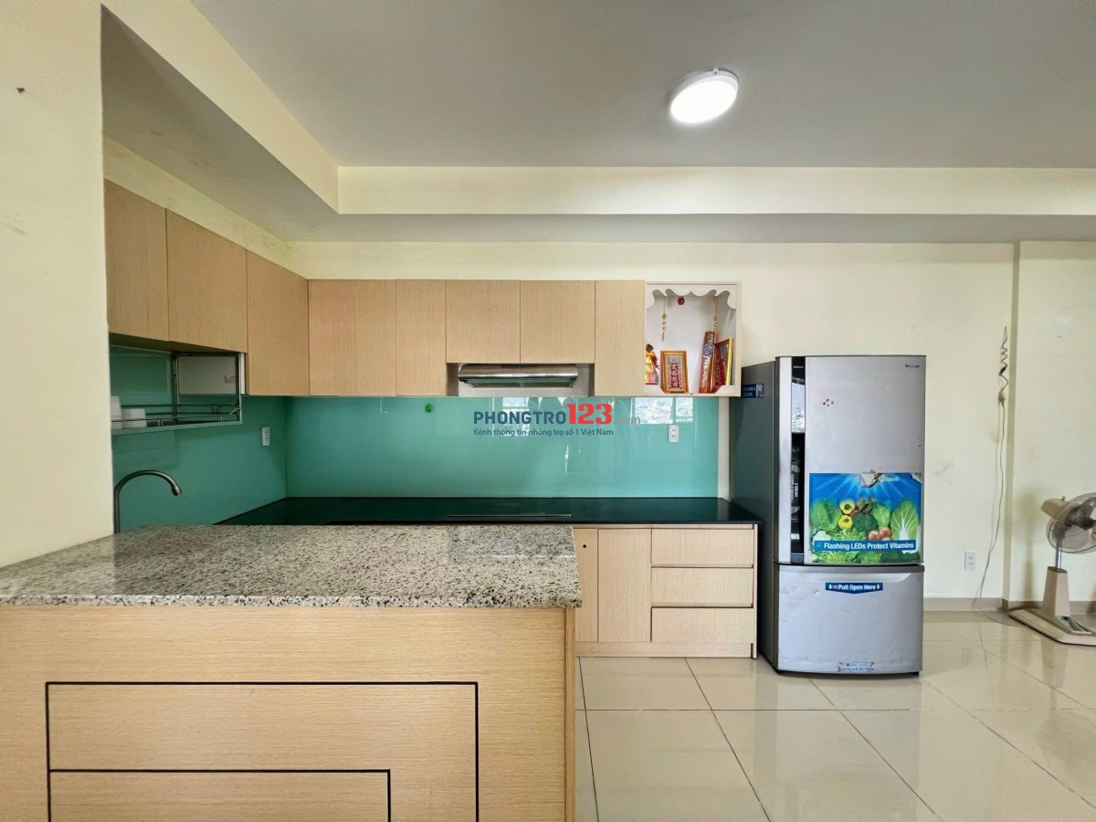 Chung cư Oriental 685 Âu Cơ cho thuê căn 3PN, không nội thất giá 13tr5/tháng