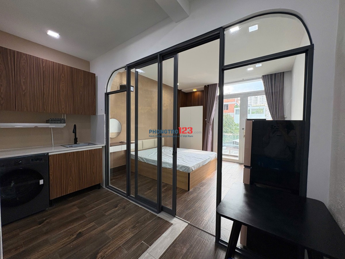 CĂN HỘ FULL NỘI THẤT ĐƯỜNG 3/2, Q10 - VÁCH KÍNH SANG TRỌNG, DỌN VÀO Ở NGAY