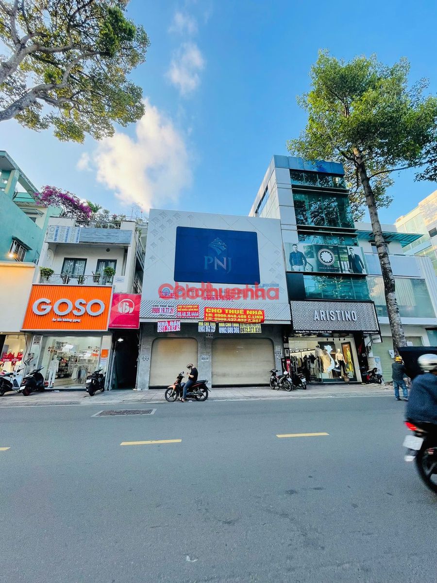CHO THUÊ NHÀ MẶT TIỀN 86-88 NGUYỄN TRÃI, QUẬN 5 - NGANG 9M - TRỐNG SUỐT