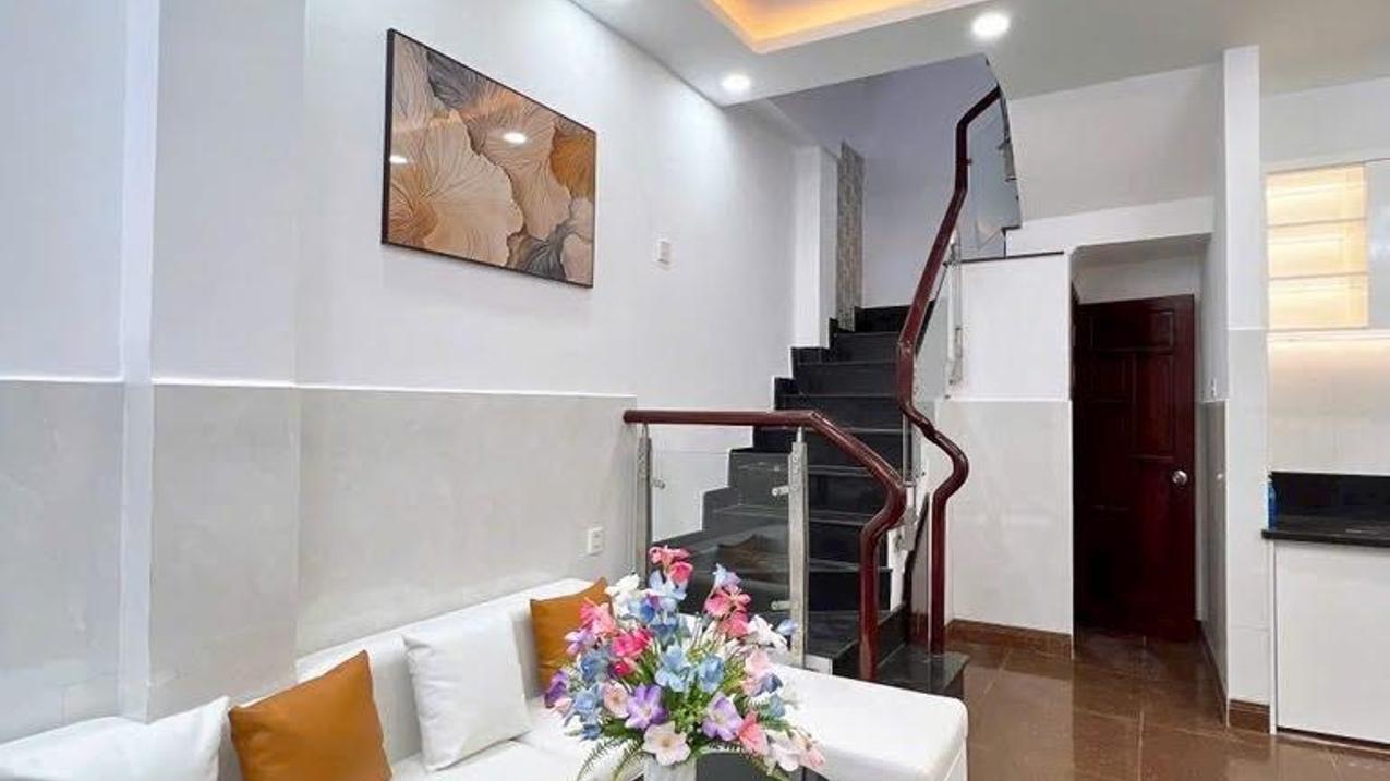 Bán nhà Nguyễn Văn Công, Gò Vấp, sát hẻm xe hơi, 30m² x 4 tầng, full nội thất, sổ riêng, hơn 4 tỷ
