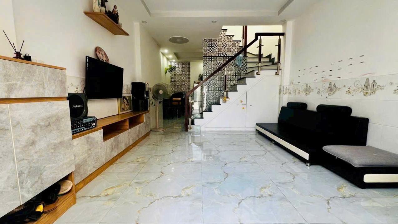 Bán nhà hẻm xe hơi Thống Nhất, Gò Vấp, 2 tầng 2PN, giá 3.99 tỷ