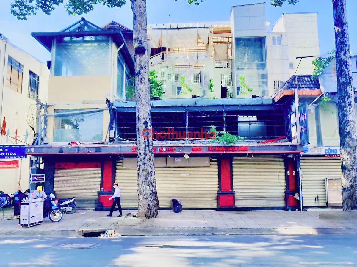 CHO THUÊ NHÀ MẶT TIỀN 53 NGUYỄN TRÃI QUẬN 1, DTSD HƠN 2000M2 - KINH DOANH TỰ DO
