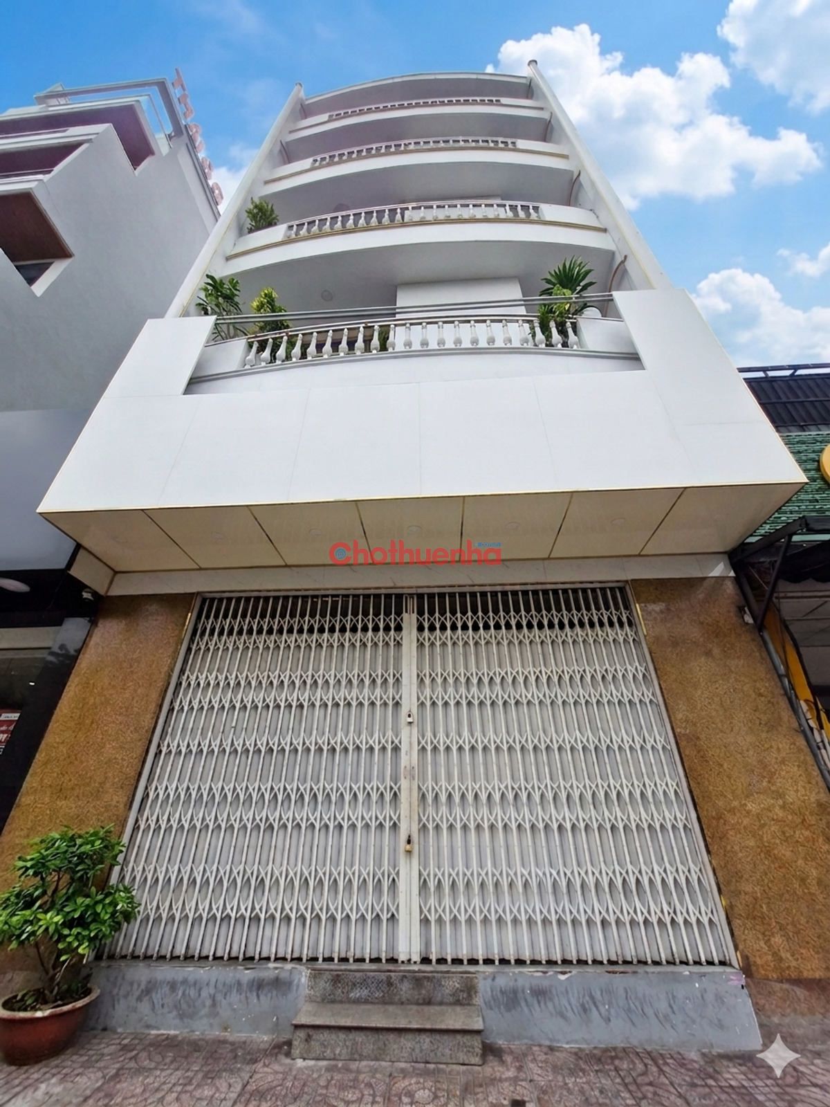CHO THUÊ NHÀ MẶT TIỀN ĐƯỜNG BÌNH THỚI - NGANG 6.5 - VỈA HÈ RỘNG