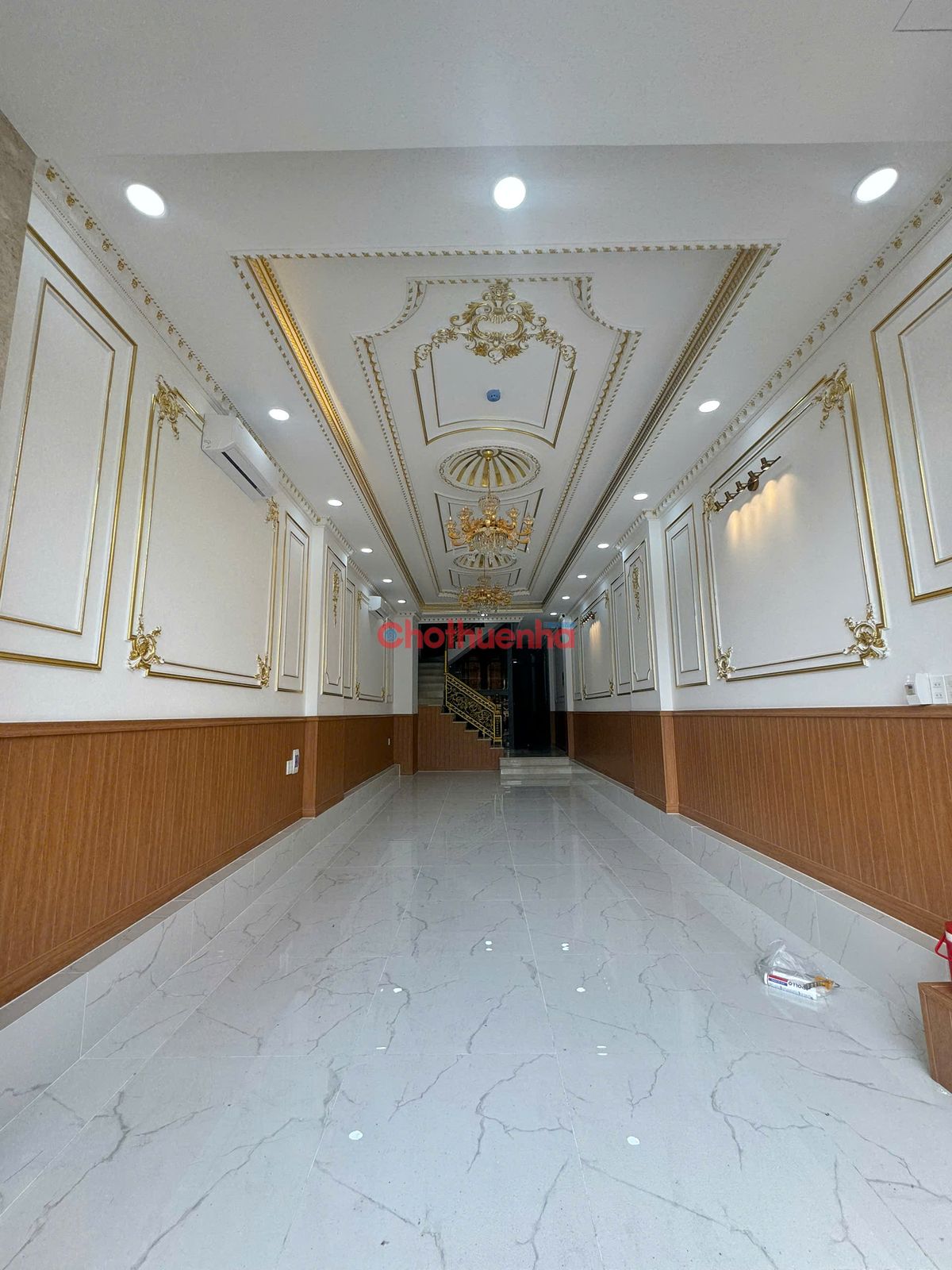 CHO THUÊ NHÀ MẶT TIỀN ĐƯỜNG 3/2 PHƯỜNG 10 QUẬN 10, 4X28M , CÓ THANG MÁY