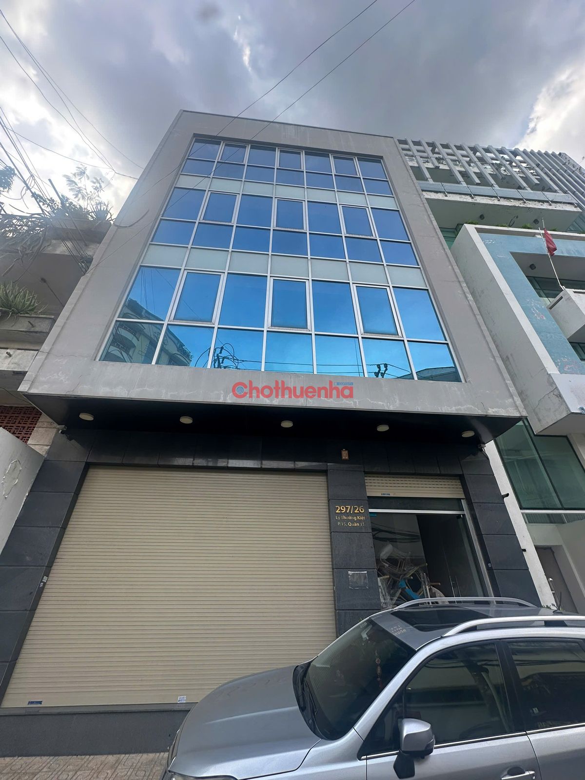 CHO THUÊ TÒA NHÀ ĐƯỜNG LÝ THƯỜNG KIỆT, QUẬN 11 , THANG MÁY, SÀN SUỐT, 8.5X26M