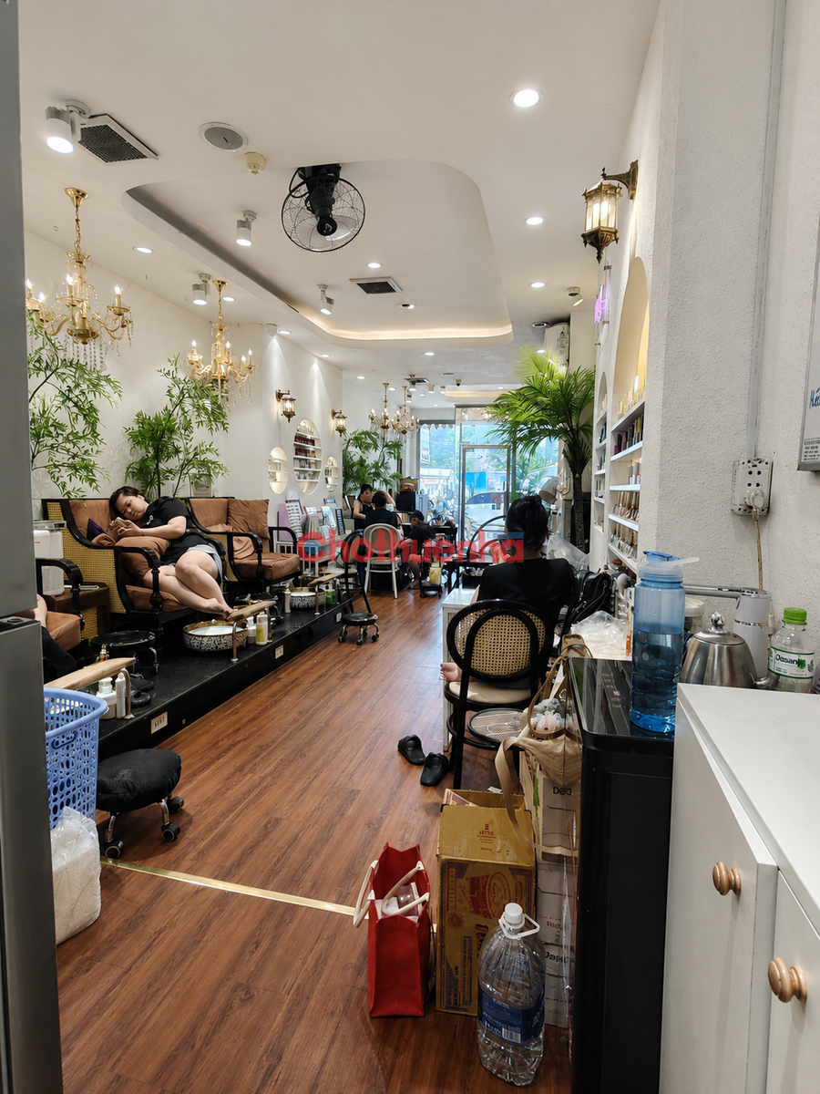 CHO THUÊ NHÀ NGUYÊN CĂN TẠI ĐỊA CHỈ MẶT TIỀN CÁCH MẠNG THÁNG 8, P.10, QUẬN 3 , 5 TẦNG