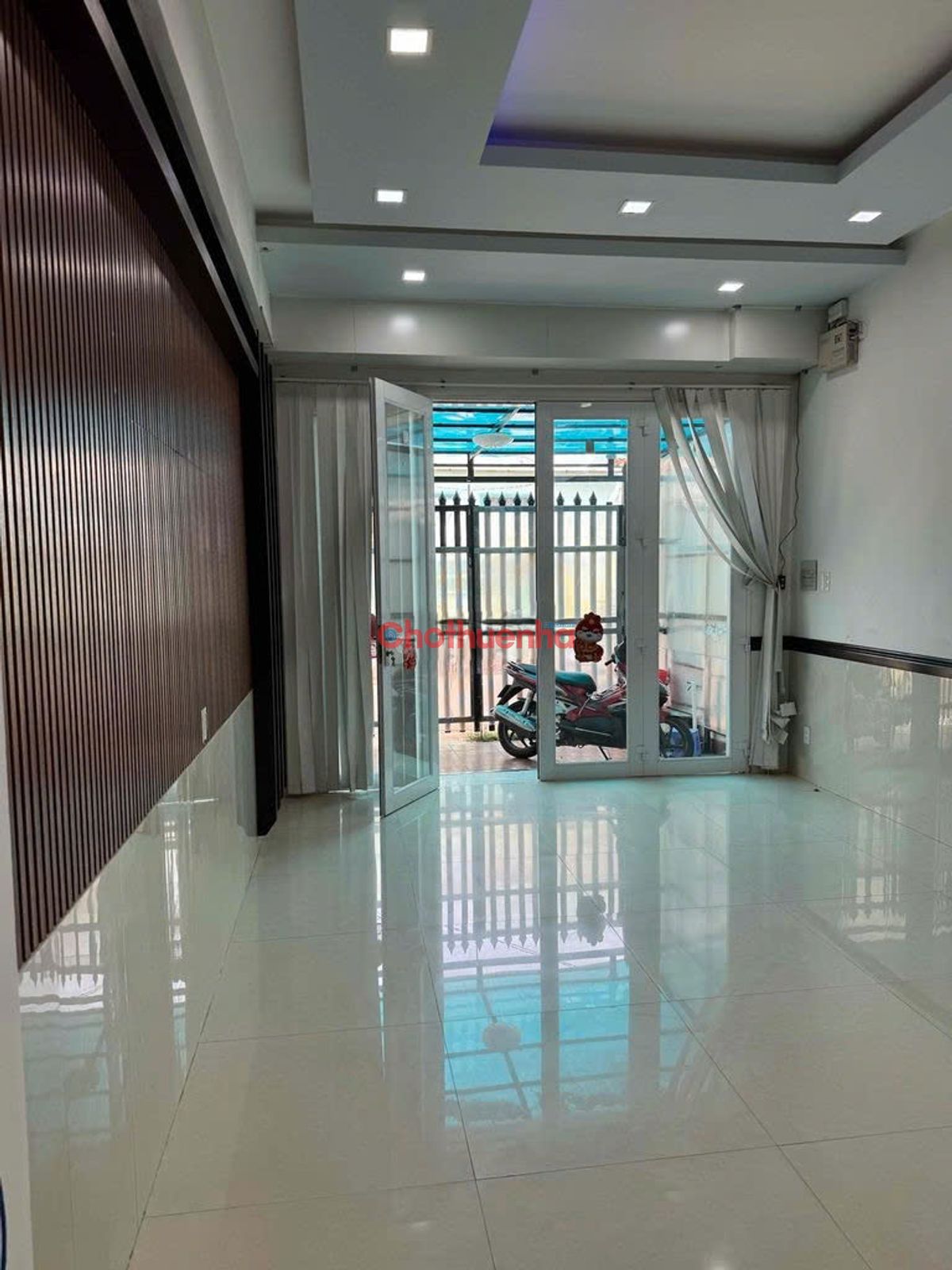 CHO THUÊ NHÀ MẶT TIỀN TAM ĐẢO QUẬN 10 - KẾT CẤU 4 TẦNG - DIỆN TÍCH RỘNG THOÁNG