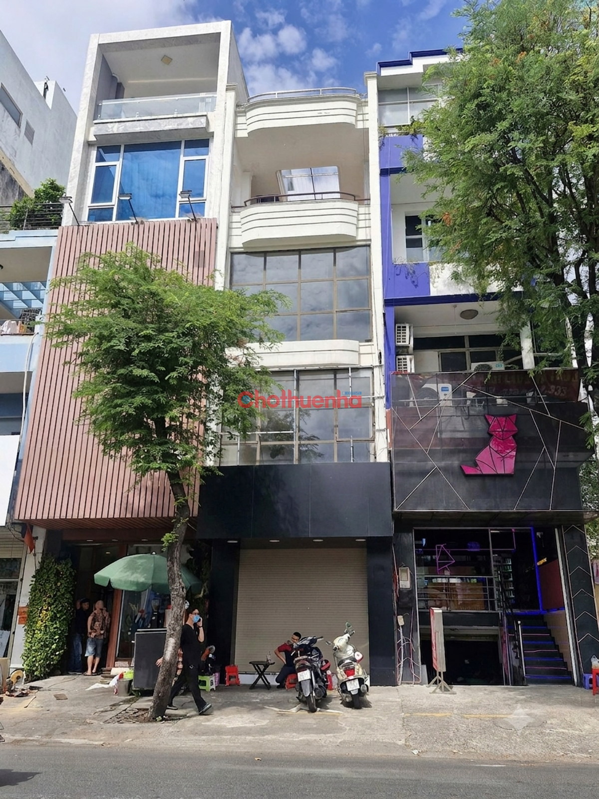 CHO THUÊ NHÀ MẶT TIỀN ĐƯỜNG SƯ VẠN HẠNH P13 Q10 - DT 4X20 - TRỆT 3 LẦU - GIÁ 60 TRIỆU