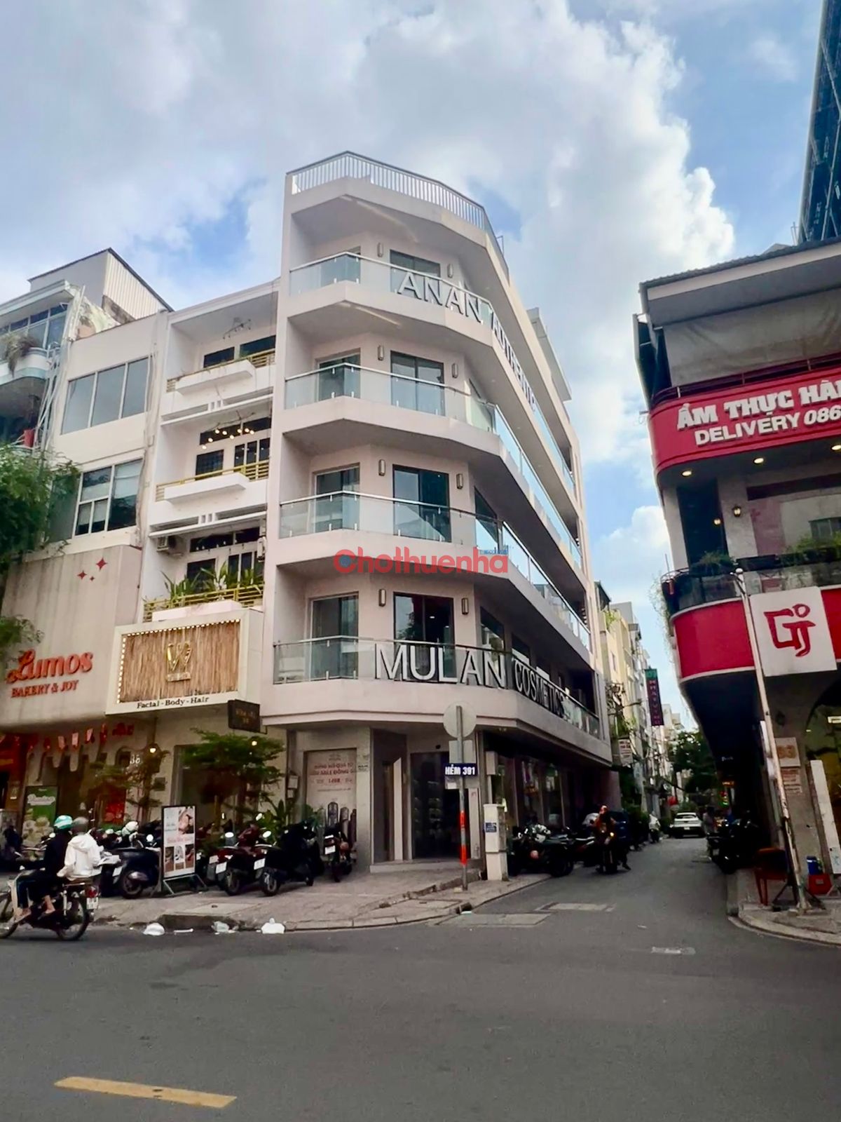 CHO THUÊ TÒA NHÀ SIÊU ĐẸP VỊ TRÍ GÓC 2 MẶT TIỀN SƯ VẠN HẠNH - SÁT VẠN HẠNH MALL, QUẬN 10